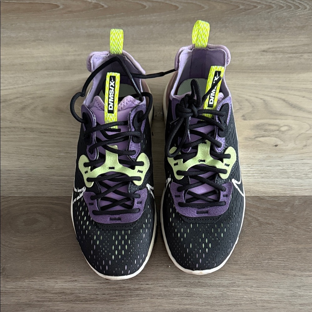 Nike Women's NSW REACT VISION